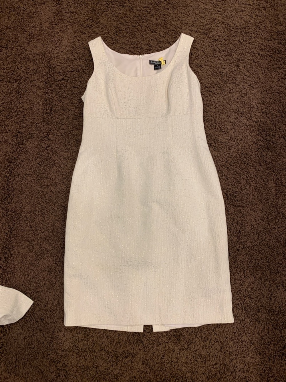 Jessica Howard White Textured Sleeveless Sheath Midi Dress